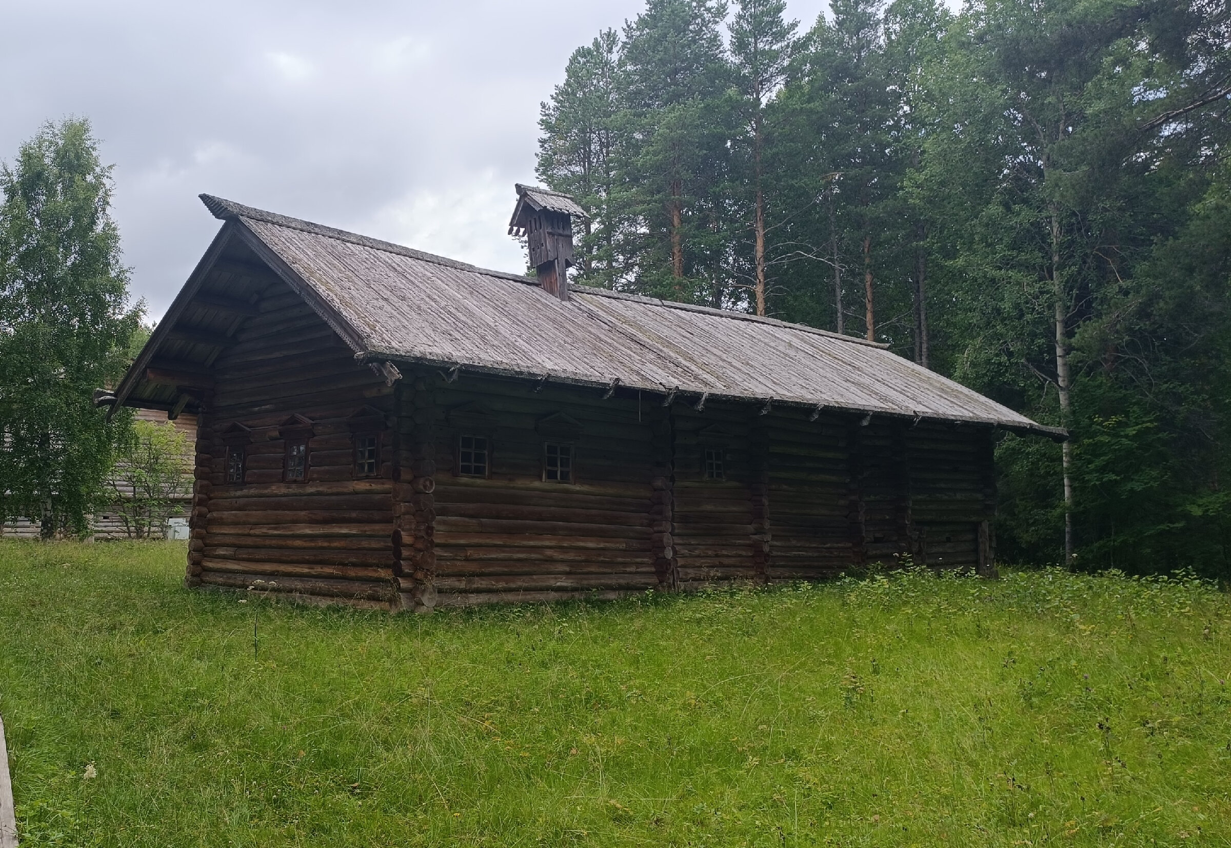 Дом бедного крестьянина из музея деревянного зодчества Малые Корелы Архангельской области Дом бедного крестьянина из музея деревянного зодчества Малые Корелы Архангельской области