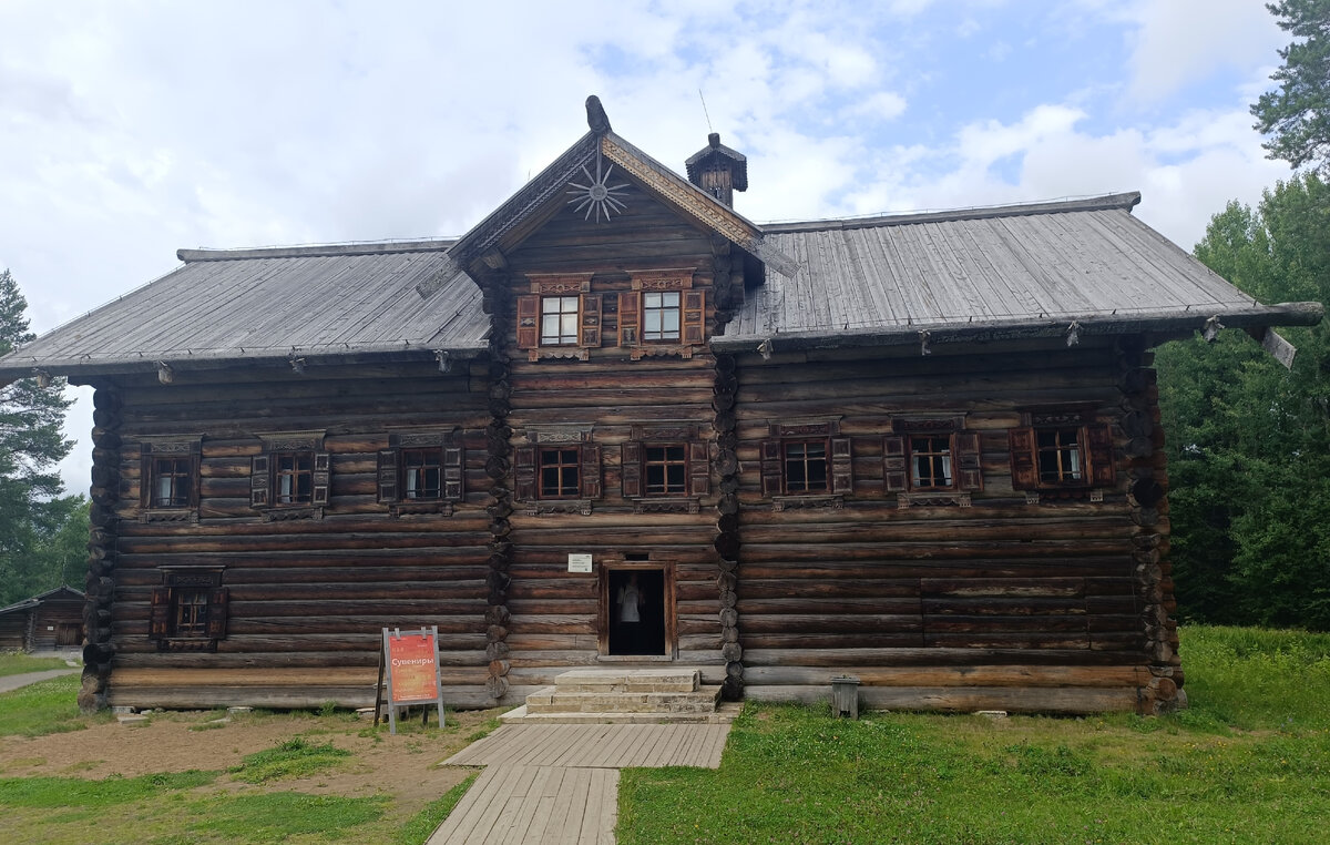 Дом богатого крестьянина из музея деревянного зодчества Малые Корелы Архангельской области Дом богатого крестьянина из музея деревянного зодчества Малые Корелы Архангельской области