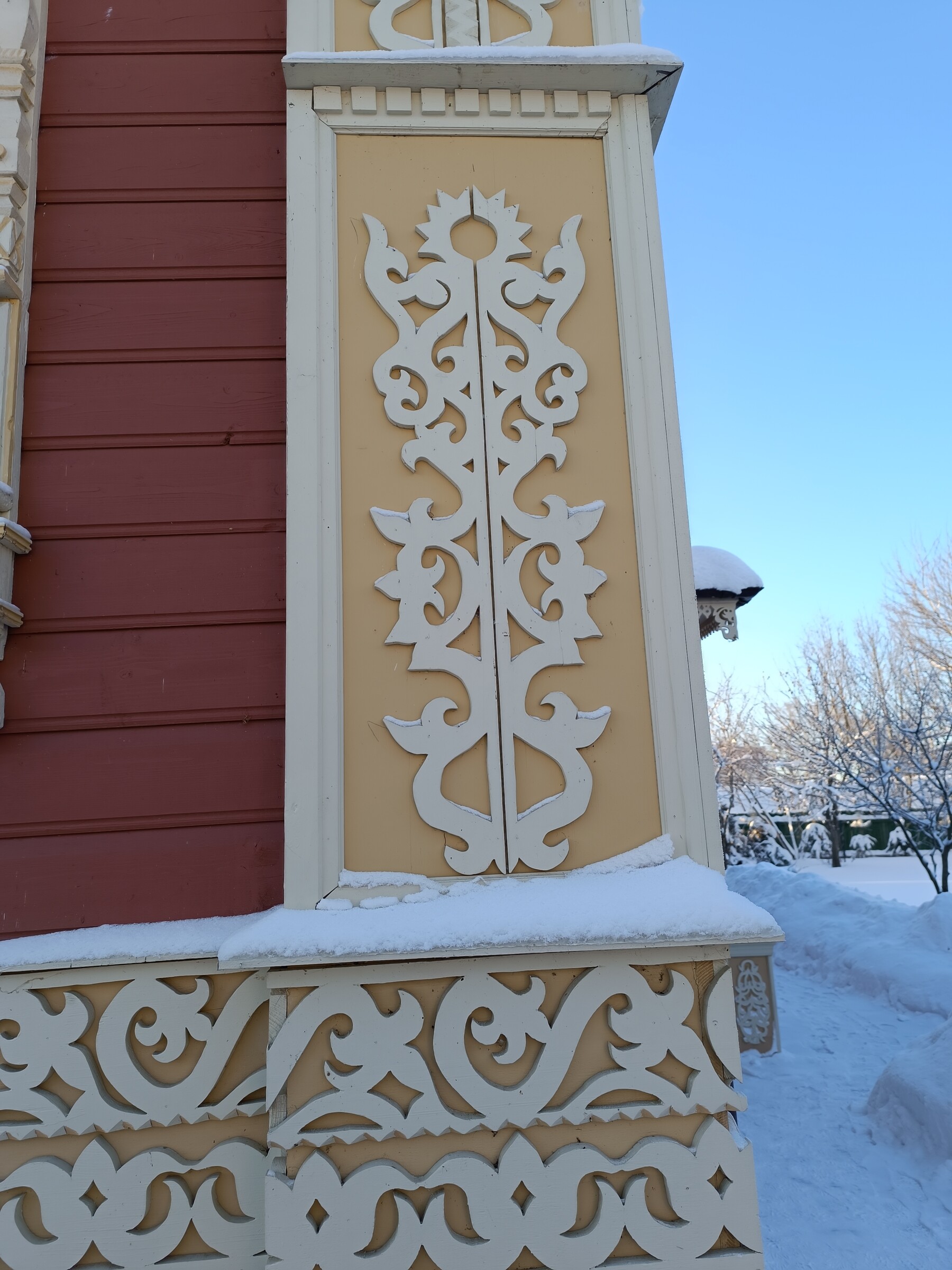 Наличники и резные украшения деревянных домов Наличники и резные украшения деревянных домов