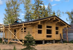 Срубы-бани с чердаком или без | В комнате отдыха потолки по стропилам?