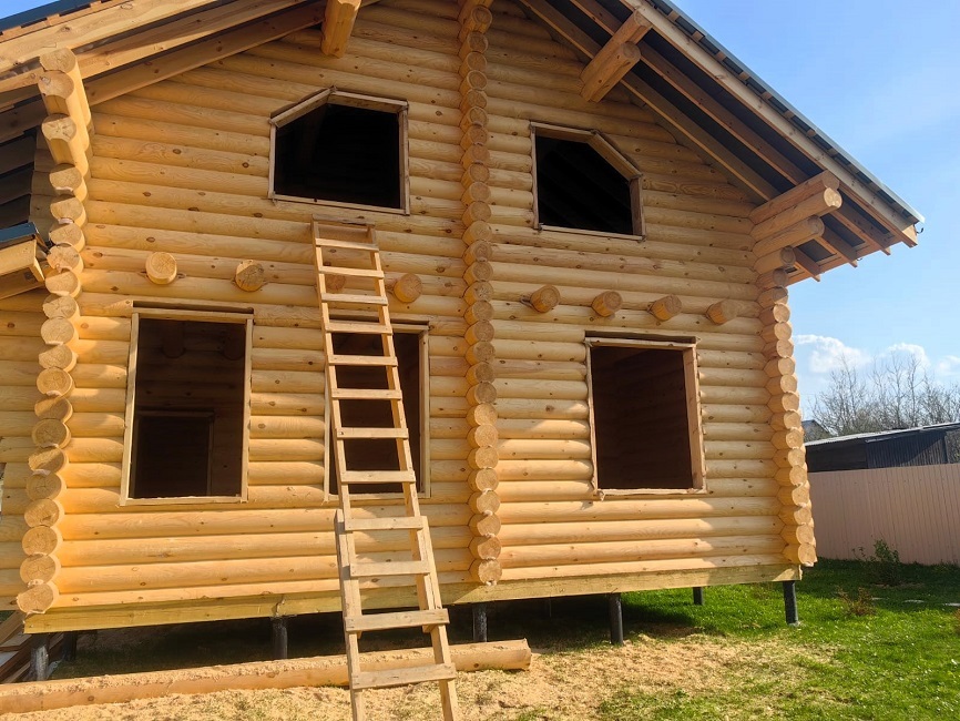 Деревянный дом 1504 в февраль-апрель 2025  апрель 2025 - окосячка проемов