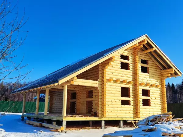 Пример сруба со сборкой под усадку