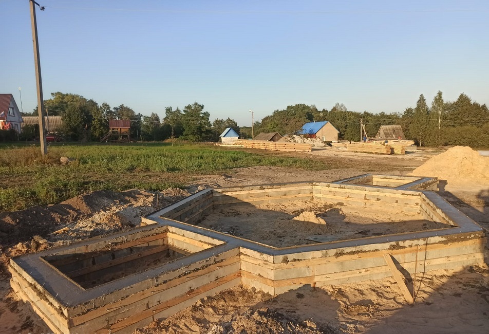 Строительство: Часовня из сруба