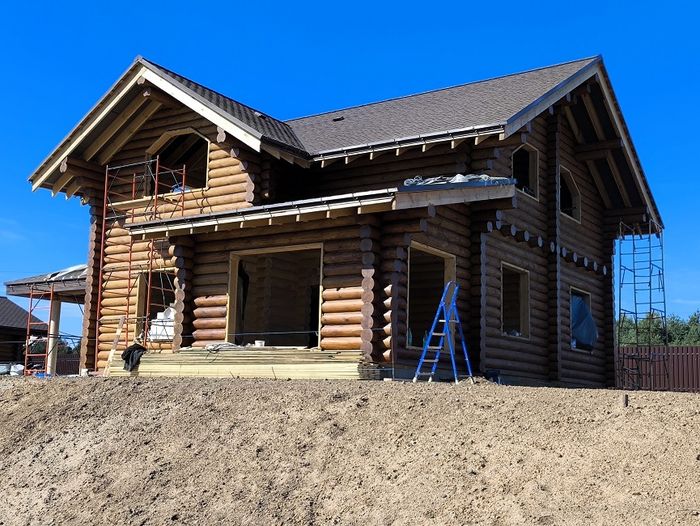 Строим дом с двумя ризалитами из бревна 2
