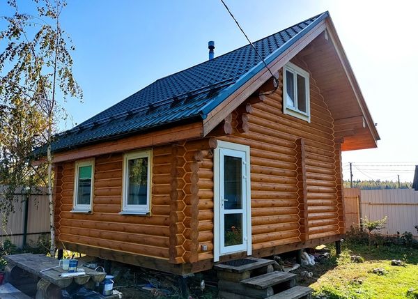 Деревянная баня со вторым светом