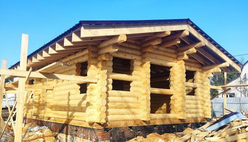 Антисептирование сруба как первый этап отделки деревянного дома