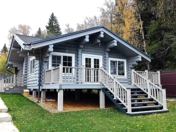 Одноэтажные срубы из бревна под усадку и под ключ 2