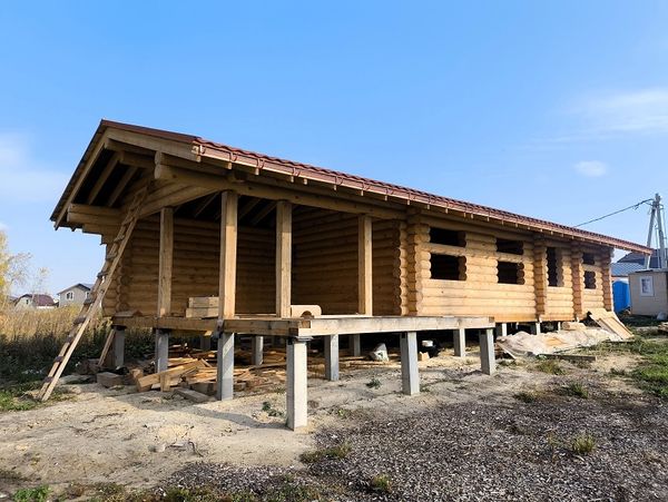 Сборка и отделка одноэтажных срубов в ноябре 2025 года