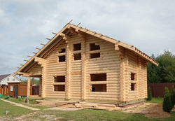 Срубы бревенчатых бань-домов с мансардой