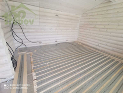 В одноэтажном доме из бревна срубов просторно | Фундамент ростверк или сваи