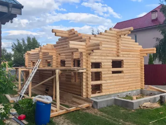 Гаражи из оцилиндрованного бревна и бруса 2