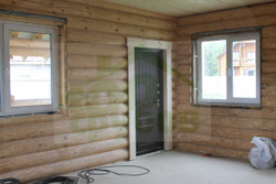 Установка металлической входной двери сруба