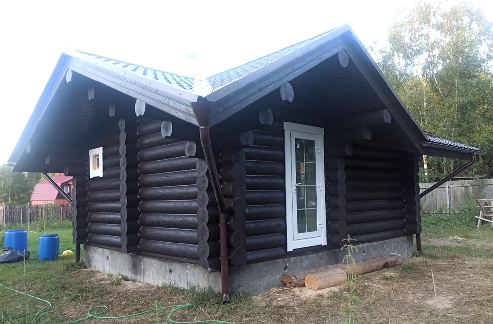 Баня #1352 в июле 2024 года, покраска снаружи маслом Торвенс цвет венге