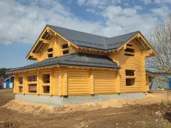 Дом с верандами из бревна #1575 в бревне 260мм под усадку и под ключ