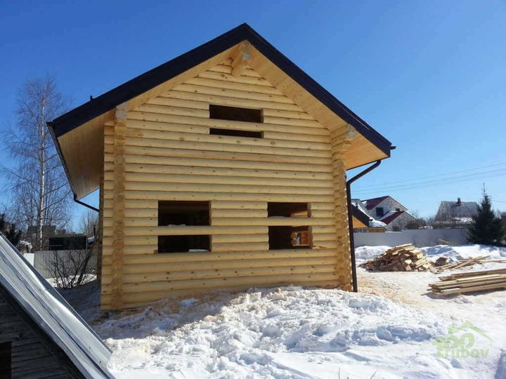 Срубы из бревен: загородные дома с мансардой по проекту 122 под усадку и под ключ