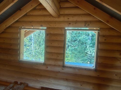 Срубы из бревен: загородные дома с мансардой по проекту 122 под усадку и под ключ