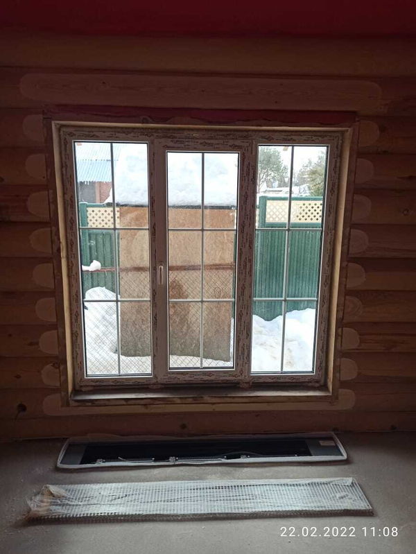 Монтаж затесов (лысок) под наличники проема сруба