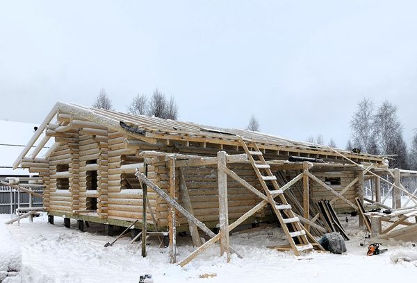 Дом из бревна 240мм #1590 в декабре 2025 года