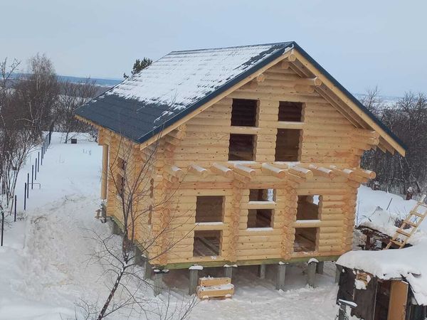 #1194 сруб в бревне 260 мм под металлочерепицу