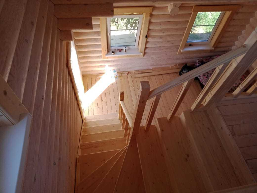 Фото с лестницы мансарды #981
