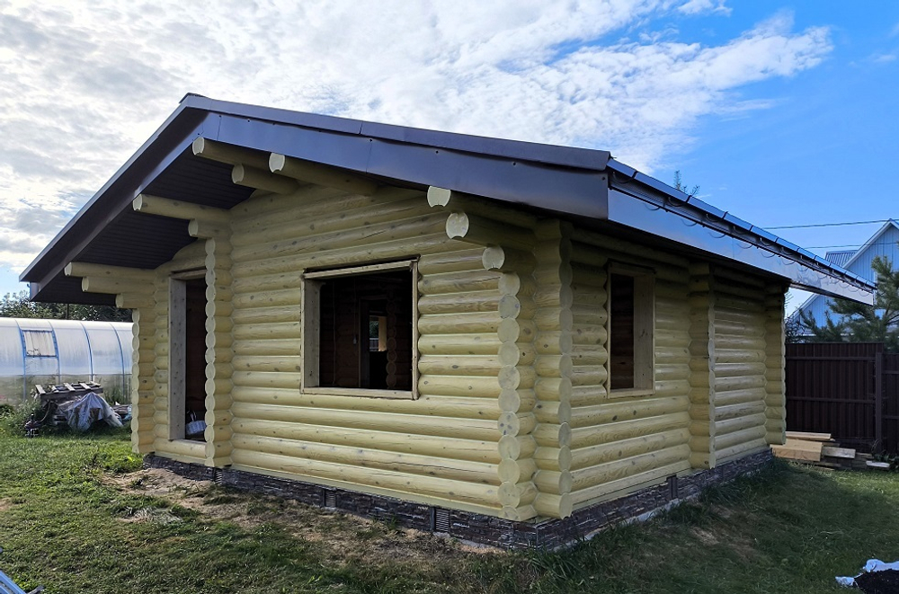 Срубы-бани с чердаком или без | В комнате отдыха потолки по стропилам?