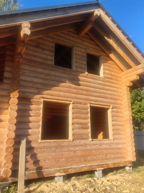 Срубы из бревен: загородные дома с мансардой по проекту 122 под усадку и под ключ