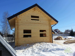 Срубы из бревен: загородные дома с мансардой по проекту 122 под усадку и под ключ