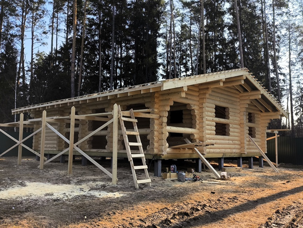 Бани-дома из оцилиндрованного бревна 1529 в апреле 2025