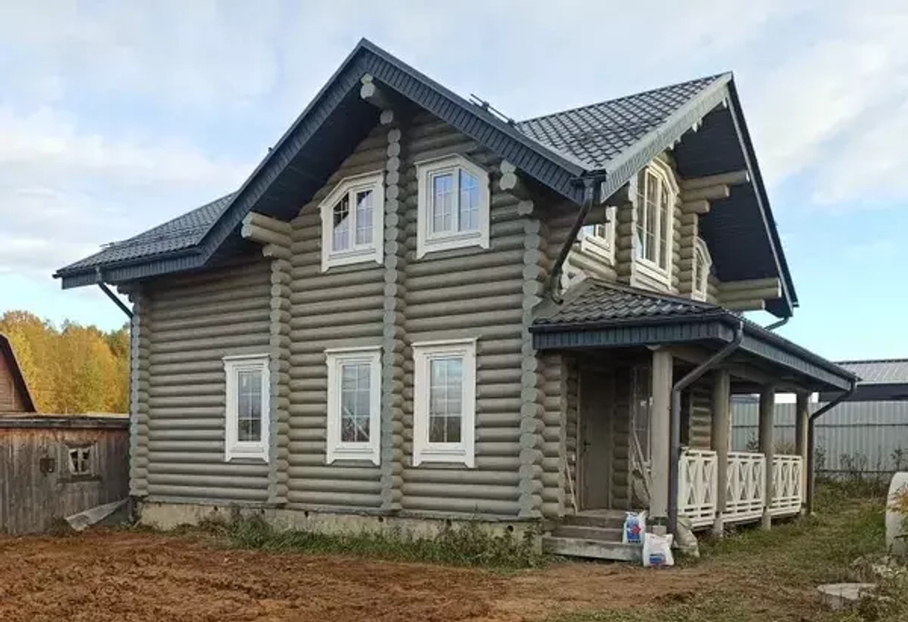 #902 белые наличники и перила на веранде