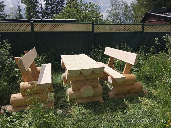 Деревянные столы и лавочки к беседке в подарок к срубу