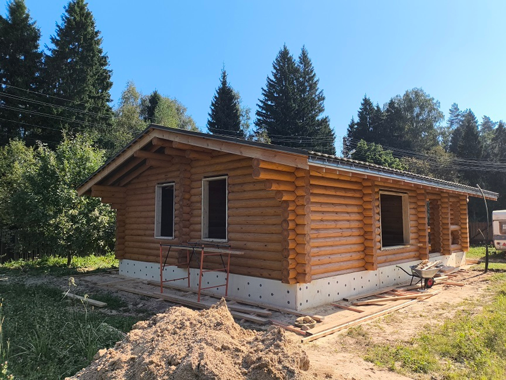 Одноэтажный коттедж #1411 в августе 2024 - шлифовка, покраска