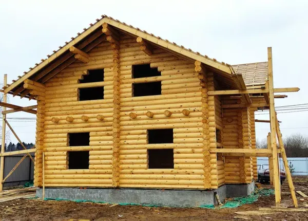 #1324 сборка сруба под постоянные стропила в апреле 2023