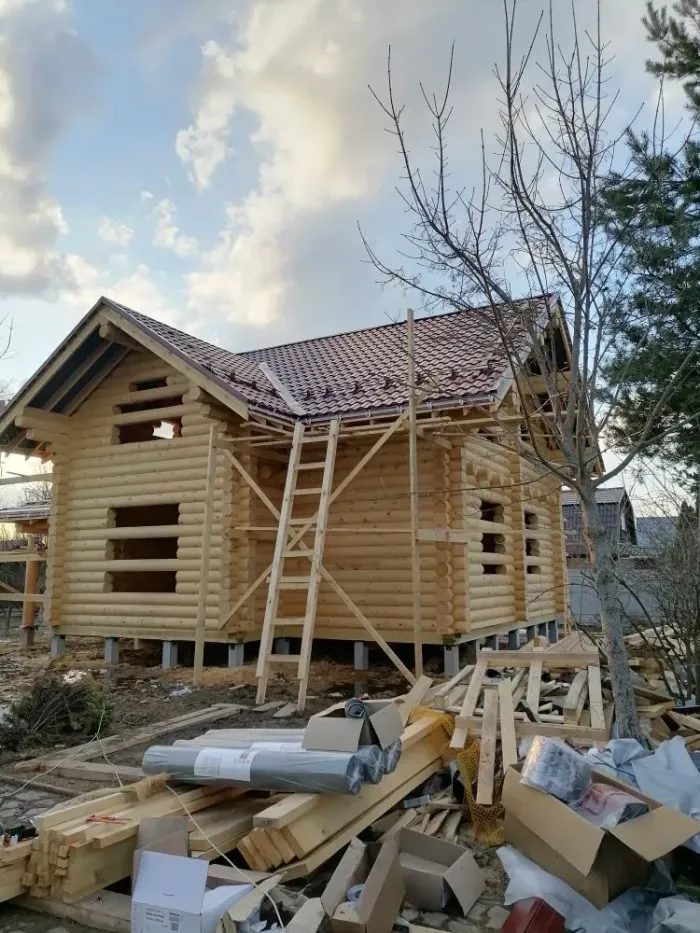 Строительство срубов из бревна в Москве и области размерами 10x12 с мансардой по проекту 911 1