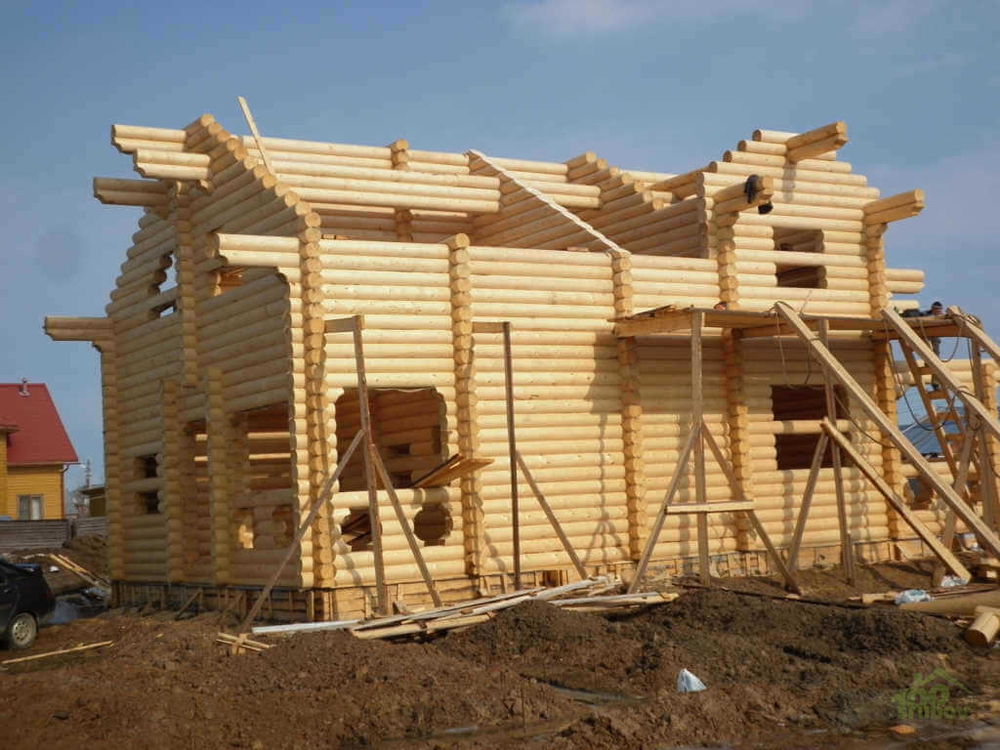 Фото сборки коттеджа из бревна #272