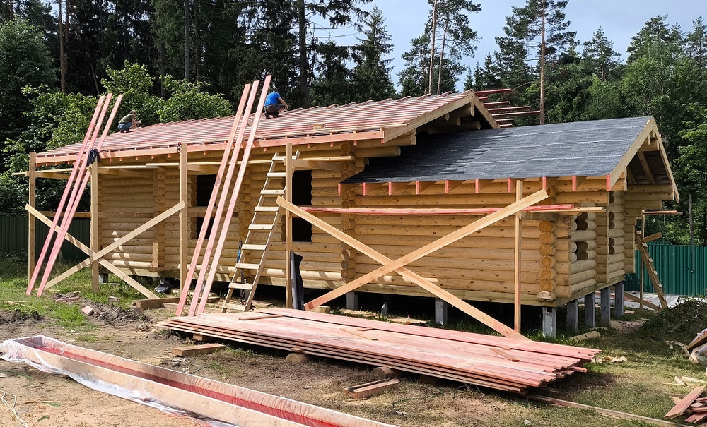 Июль 2025 года: сборка бани-дома 1538 в бревне 260 мм