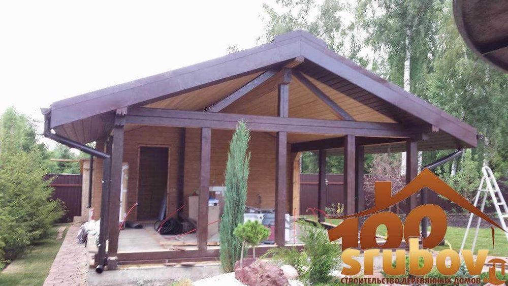 Недостатки деревянных веранд: зависимость от регулярного ухода и риск повреждений