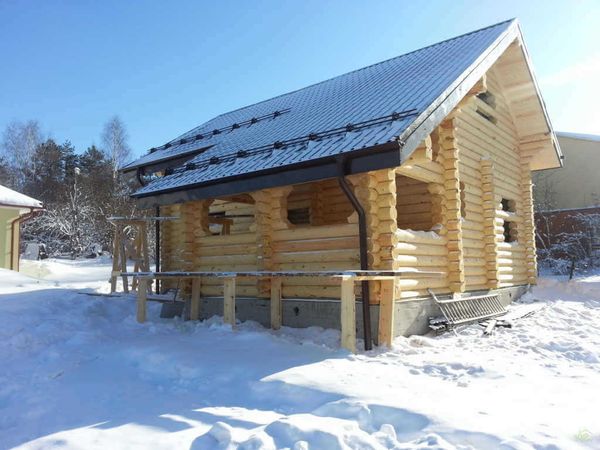 Срубы из бревен: загородные дома с мансардой по проекту 122 под усадку и под ключ