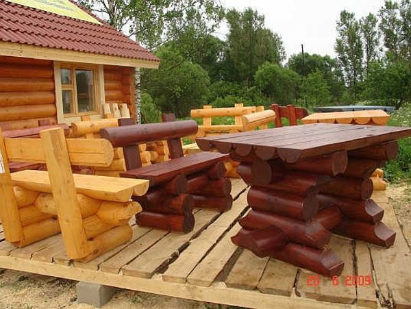 Деревянные столы и лавочки к беседке в подарок к срубу