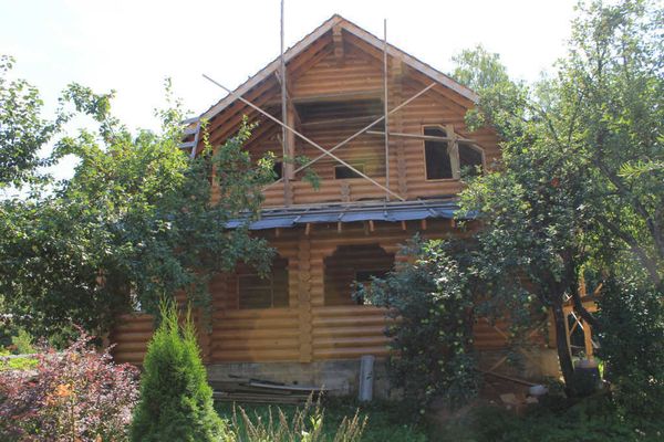 Дом бревенчатый из сруба