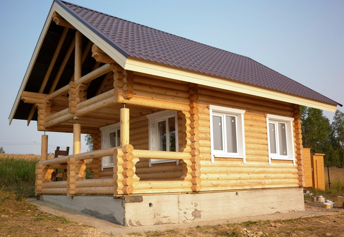 Дачные срубы домов-бань с террасой и балконом 2